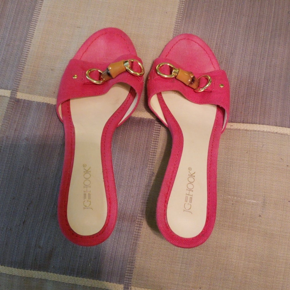 Hot pink linen and leather kitten heels